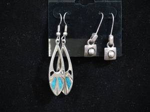 lot 81 image: 2 Pair of Dangle Earrings