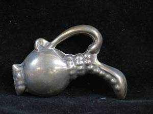 lot 91 image: Mexican Silver Water Pitcher Pin