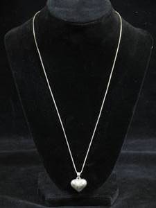 lot 46 image: Vintage Sterling Silver Heart Pendant on Box Link Chain