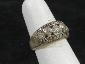 lot 19 image: Ladies Sterling Silver and Diamond Heart Ring