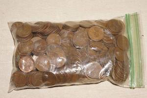 lot 118 image: Bag of 300 Wheat Pennies from 1940s and 50s