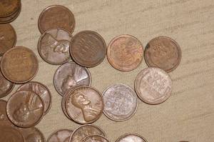 lot 121 image: Bag of 50 Wheat Pennies - 10 from Each Decade