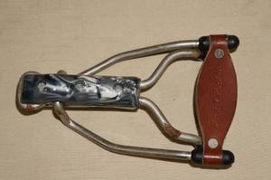 lot 26 image: Vintage Pocket Rocket Slingshot - Pearled Handle