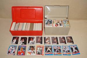 lot 66 image: Assorted Sports Cards - Frank Thomas Rookie, Early Gwynn, Cheerleaders