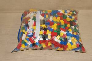 lot 69 image: Large Bag of LEGOs - Over 6 Lbs