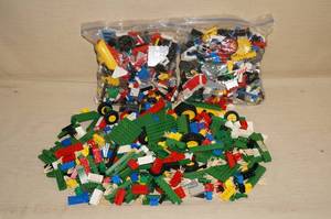 lot 70 image: Assortment of LEGOs and Brick Building Toys