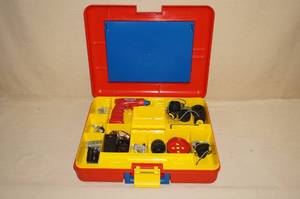 lot 74 image: Erector Set in Hard Case
