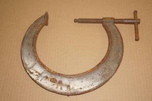 lot 102 image: Large Vintage C-Clamp
