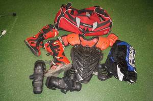 lot 103 image: Dirt Bike Protection Gear with Large Dunlop Bag - ONeal