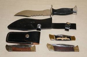 lot 164 image: Fixed Blade and Large Pocket Knives