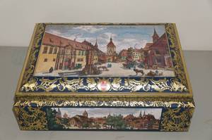 lot 132 image: Schmidt Beer Tin with Tree Topper