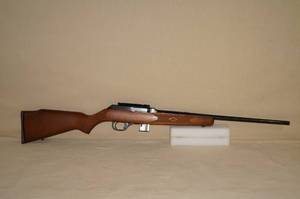 lot 15 image: Marlin 922M .22 Magnum Rifle