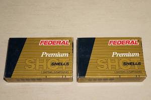 lot 124 image: (10) Federal Premium 12 Ga 3 4 Buck Magnum Shotshells