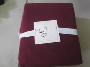 lot 27 image: Pottery Barn Kids Twin Flannel Duve...