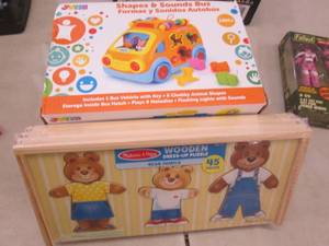 lot 45 image: Melissa & Doug Dress up Puzzle, Sha...