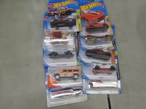 lot 59 image: 10 Hot Wheels...