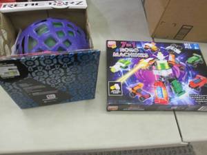 lot 76 image: Light Up Ball, 7 in 1 Robo Machines...
