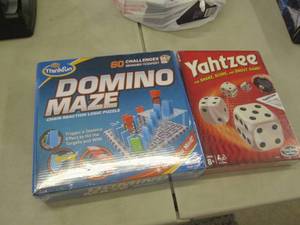 lot 88 image: Domino Maze, Yahtzee...