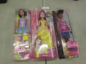 lot 99 image: 3 Fashion Dolls...