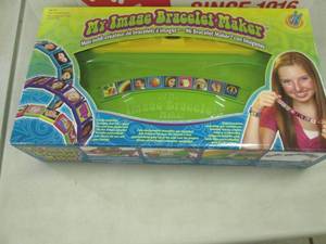 lot 132 image: 4 - My Image Bracelet Maker Kits Re...