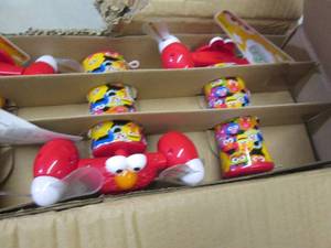 lot 135 image: Box of 12 Elmo Spiro Lights...