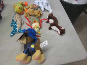 lot 163 image: 6 Beanie Babies, Paw Patrol Chase...