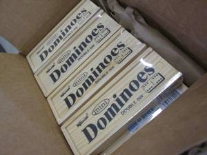 lot 189 image: Box of 12 Mini Dominoes Double Sixe...