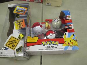 lot 216 image: Tornado Machine, Pokemon Clip N Go...