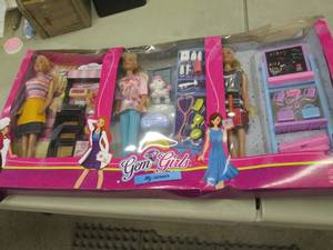 lot 241 image: Fashion Doll Set...