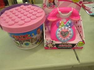 lot 242 image: Minnie Happy Helper Phone, Bucket o...