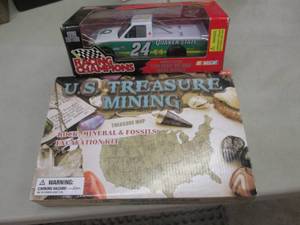 lot 255 image: Model Pickup, US Treasure Mining...