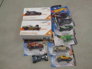 lot 259 image: 9 Hot Wheels...
