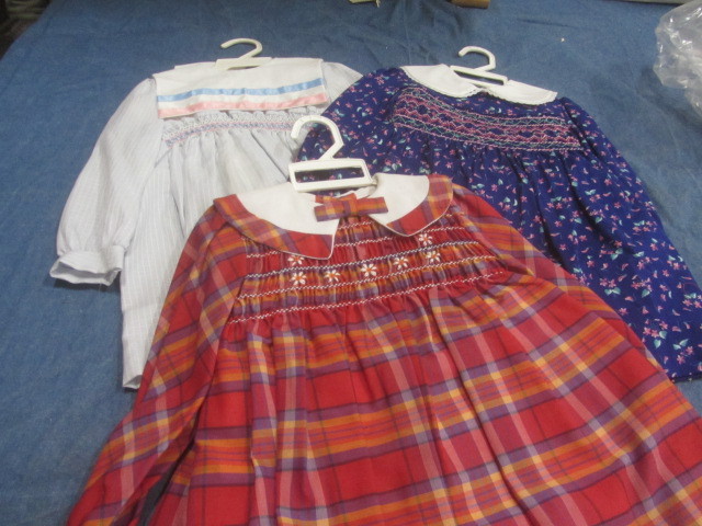polly flinders dresses Vintage Dress, Girls 6 chest = 12 inches.Size Vintage Polly flinders smocked floral