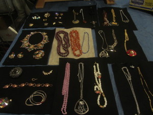 lot 76 image: Costume Jewelry
