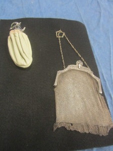 lot 78 image: Art Nouveau & Mesh purses