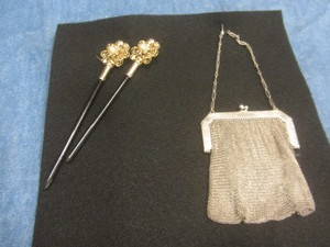 lot 80 image: Whiting & Davis Purse, Hair Sticks