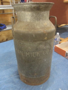 lot 112 image: Minn Milk Co Can