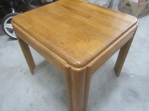 lot 120 image: Table