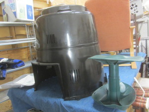lot 13 image: Compost Bin, Garden Stool