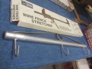 lot 16 image: Fence StretcherPuller