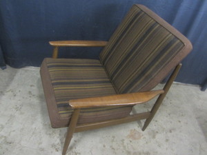 lot 1 image: Vintage Baumritter Chair