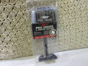 (E-1) Pro Series 6-Arrow Quiver...