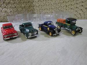 (A-1) Diecast Vintage Trucks Pickup...