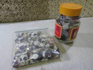 (BSB) Large Collection of Buttons...