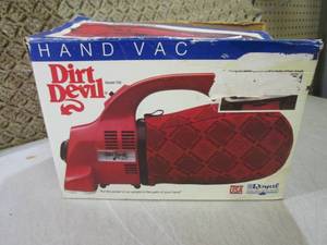 (F-2) Dirt Devil Electric Hand Vac...