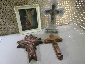 (BS) Cross Decor and Picture...