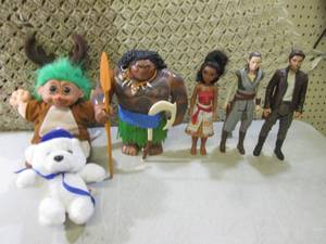 (BSB) Assorted Toy Figures Etc...