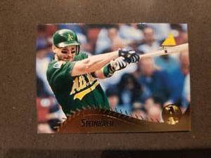 lot 12 image: Pinnacle 95 Baseball Card Collection- 21g