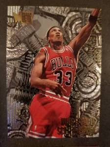 lot 60 image: Fleer Metal 1995-97 Basketball Card Collection- 171g