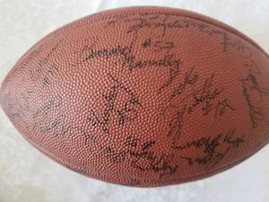 lot 1 image: AUTOGRAPHED Football 1989 Notre Dame NATIONAL CHAMPIONS